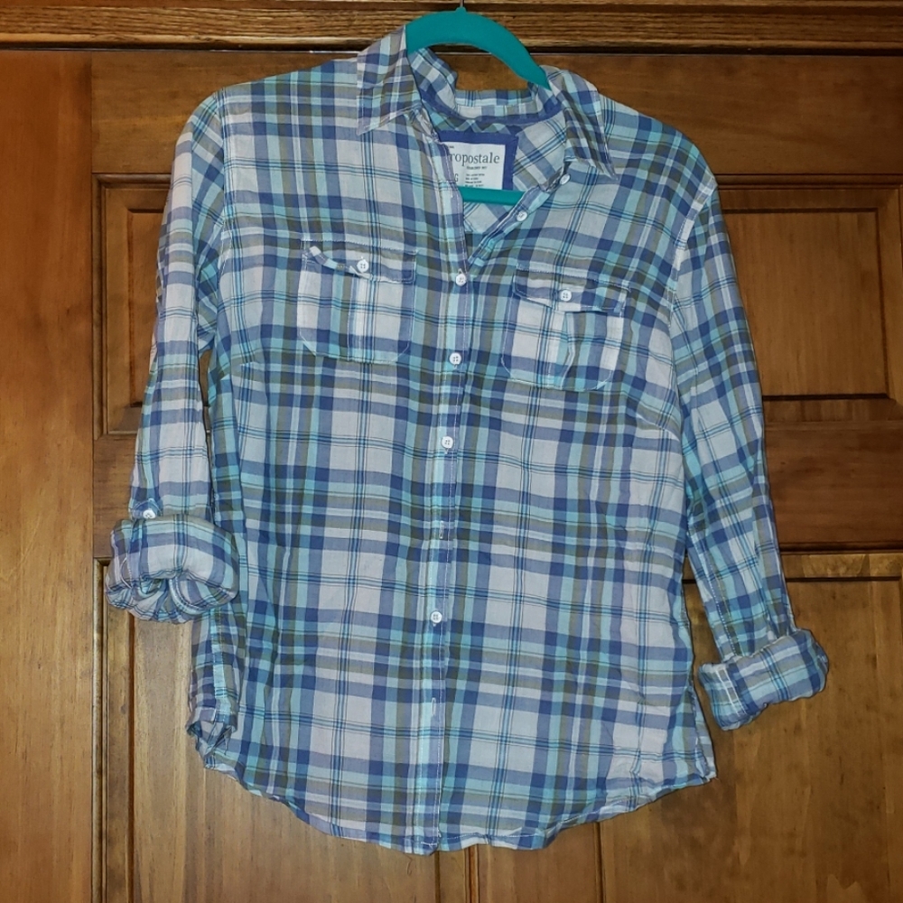Very Pretty Long Sleeve Plaid Button Down Shirt